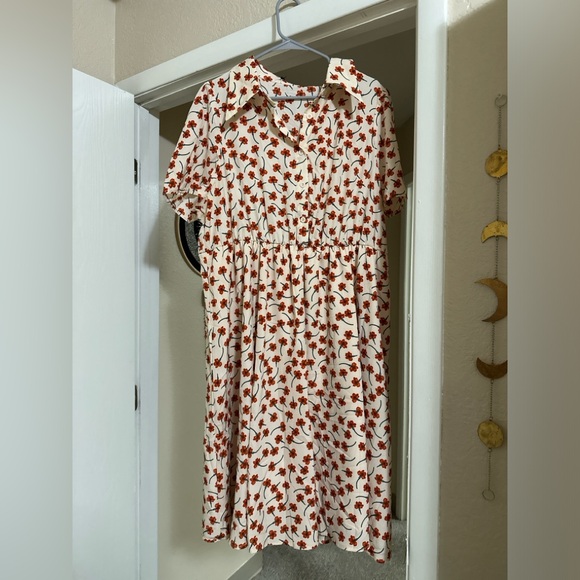Plus size Bloomchic floral midi dress - Picture 1 of 3